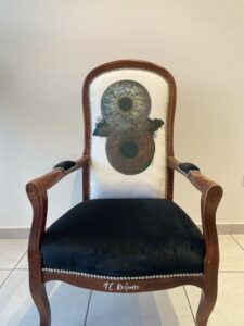 Restauration d’un fauteuil Voltaire 100 % personnalisé – AC Restaure